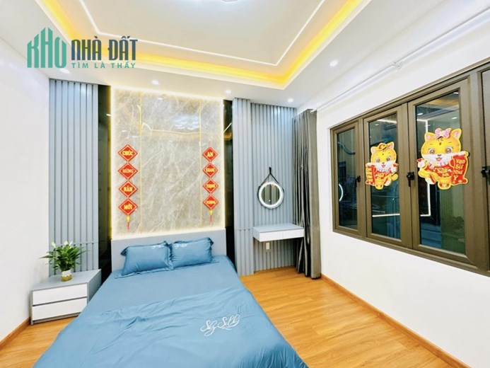 Bán nhà phố Trương Định, 32m x 5, ngõ 3 gác đỗ cổng ,giá 4 Tỷ