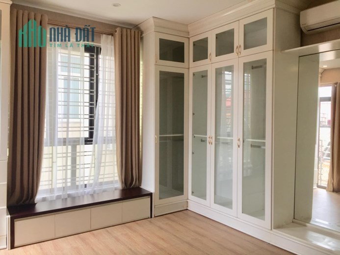 Chính chủ cho thuê nhà 40m2 x 5 tầng tại 38A ngõ 548 Nguyễn Văn Cừ , Long Biên, Hà Nội.