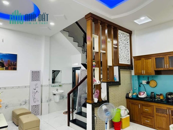 Bán Nhà Giảm Chào Ngay Siêu Thị Emart 2 Gò Vấp Hẻm 8m Ngang 6m giá 5 tỷ