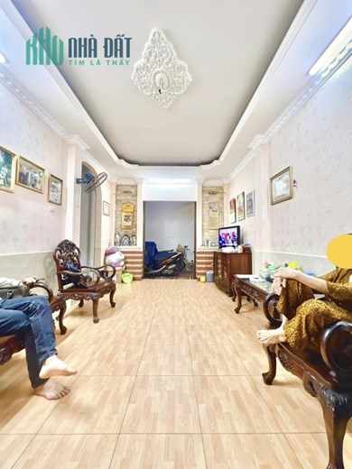 bán nhà ngõ 29 Dịch Vọng - thông ra công viên Cầu Giấy - 39m2, giá chỉ 3,3 tỷ