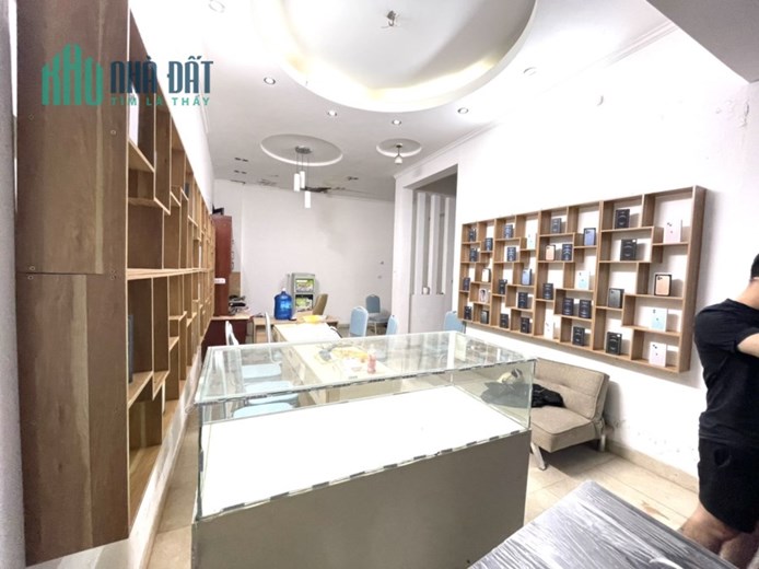 NHÀ ĐẸP - ÔTÔ VÀO NHÀ - GIÁ TỐT - CHÍNH CHỦ Cần Bán Nhanh Nhà Đẹp View Phạm Văn Đồng