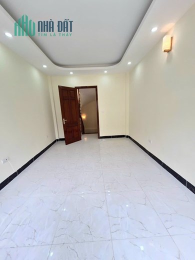 NHÀ MẶT PHỐ HOÀNG QUỐC VIỆT CẦU GIẤY - VỈA HÈ SIÊU RỘNG - KINH DOANH ĐỈNH - 42M2 GIÁ CHÀO 26.7 TỶ.