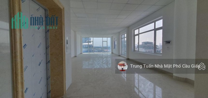 Bán Tòa nhà kinh doanh văn phòng 150m2 mặt phố Nguyễn Văn Cừ 10 tằng thang máy dòng tiền 200tr/th