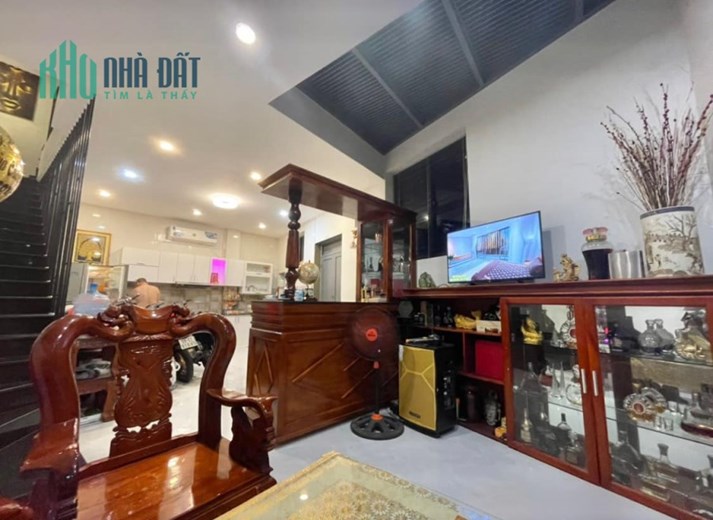 BIỆT THỰ MINI - XE HƠI NGỦ TRONG NHÀ ĐƯỜNG NGUYÊN HỒNG P.11 BÌNH THẠNH