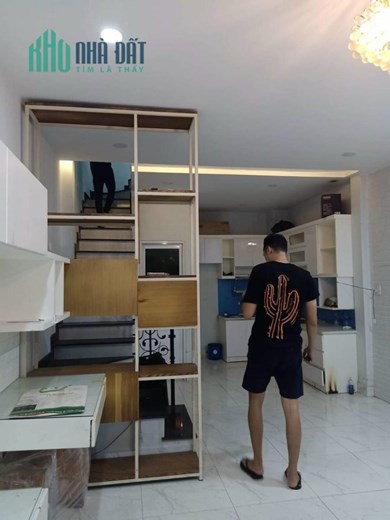 Bán nhà 5 tầng BTCT 52m2, đường Nguyễn Văn Quá, giá chỉ nhỉnh 4 tỷ