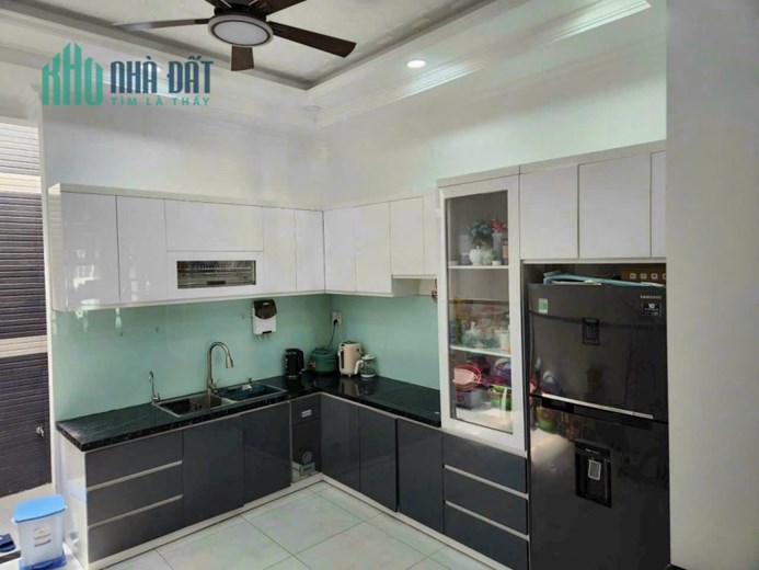 Bán Nhà 4 tầng, HUỲNH TẤN PHÁT, KP7, THỊ TRẤN NHÀ BÈ, 4m x14m chỉ 4.x tỷ