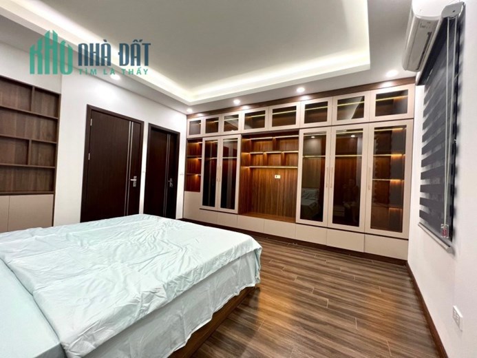Siêu phẩm Nguyễn Văn Cừ, 6 tầng thang máy, full nội thất, ô tô, 66m2, MT 4.5m, nhỉnh 12 tỷ