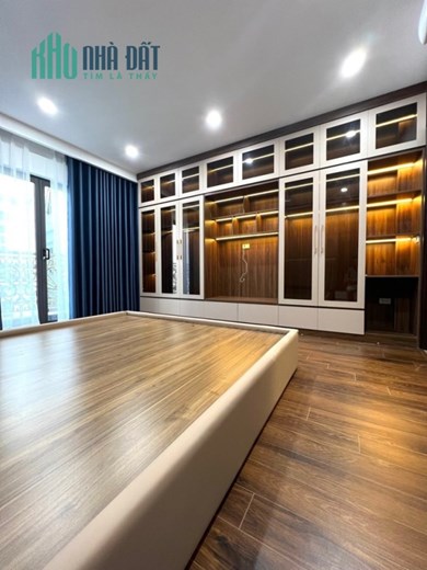 Siêu phẩm Nguyễn Văn Cừ, 6 tầng thang máy, full nội thất, ô tô, 66m2, MT 4.5m, nhỉnh 12 tỷ