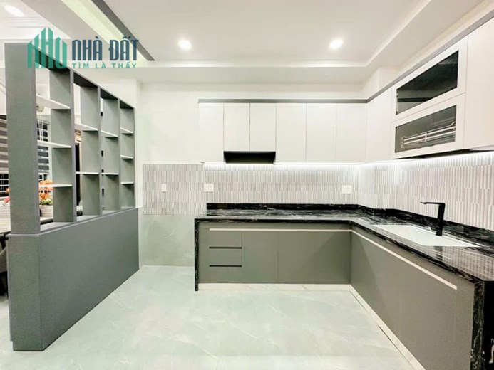 Bán nhà ngõ 38 Xuân La –dân xây-gần bãi gửi oto 62m 5tầng 7.7 tỷ