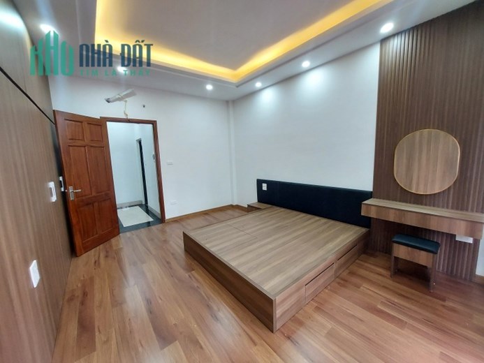 Bán nhà 5 tầng Nguyễn Văn Cừ,Long Biên 36m2,full nội thất hơn 5 tỷ