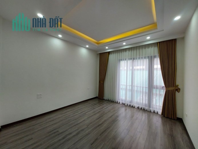 Bán nhà 5 tầng Nguyễn Văn Cừ,Long Biên 36m2,full nội thất hơn 5 tỷ