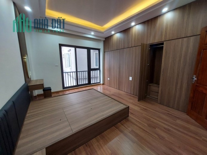 Bán nhà 5 tầng Nguyễn Văn Cừ,Long Biên 36m2,full nội thất hơn 5 tỷ