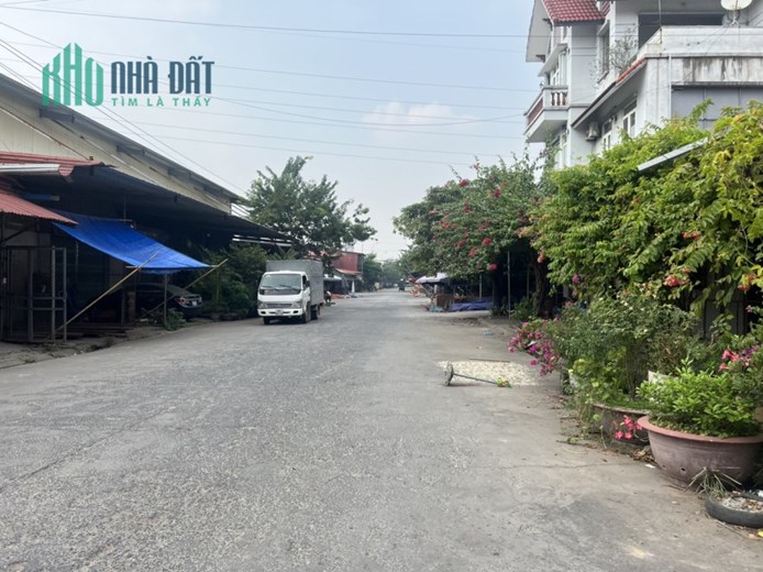 TRỤC CHÍNH TRỤC ĐƯỜNG 271 KINH DOANH BUÔN BÁN SẦM UẤT ĐA NGÀNH NGHỀ 
Diện tích 120 m mặt tiền 6 m