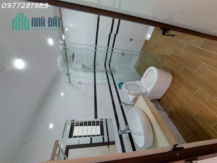 Nhà mới Cách Mỹ Đình 3km, 5 tầng 3PN, GIÁ 2.65 TỶ