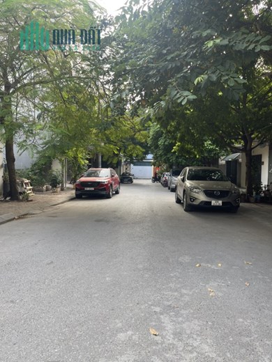 BÁN ĐẤT TƯ ĐÌNH LONG BIÊN - MẶT NGÕ TO HƠN PHỐ VỈA HÈ 2 ÔTÔ 7 CHỖ TRÁNH NHAU THOẢI MÁI-