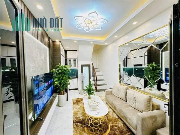 NHÀ MỚI ĐẸP GẦN ROYAL CITY NGÃ TƯ SỞ  4 TẦNG GIÁ:2.8 TỶ MẶT NGÕ THÔNG KINH DOANH BUÔN BÁN 20M RA
