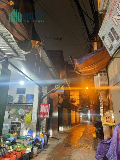 NHÀ MỚI ĐẸP GẦN ROYAL CITY NGÃ TƯ SỞ  4 TẦNG GIÁ:2.8 TỶ MẶT NGÕ THÔNG KINH DOANH BUÔN BÁN 20M RA