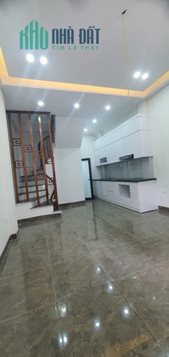 Nhà Nguyễn Văn Cừ, Dt 32m, 5 tầng, full nội thất cơ bản, giá 5 tỷ.