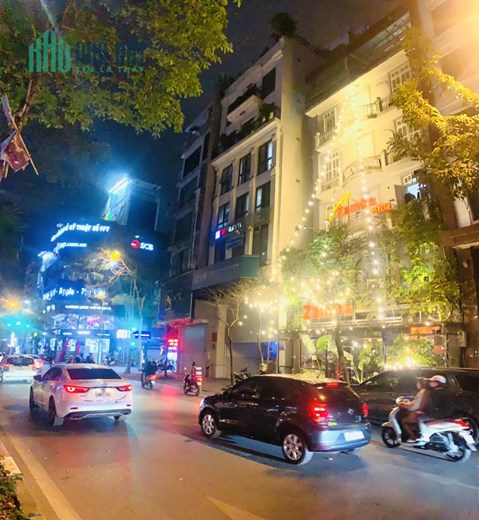 MẶT PHỐ YÊN LÃNG  TRUNG TÂM ĐỐNG ĐA DIỆN TÍCH RỘNG MẶT TIỀN TO VỈA HÈ SÂN BAY VỊ TRÍ ĐẮC ĐỊA KINH