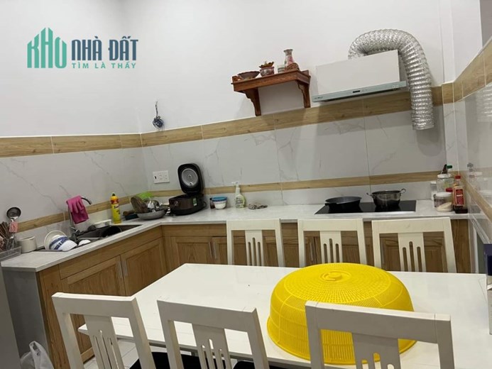 NHÀ MỚI, 4 TẦNG- NỞ HẬU NGAY TRUNG TÂM Q9 GIÁ 5,2 TỶ- CÒN GIẢM