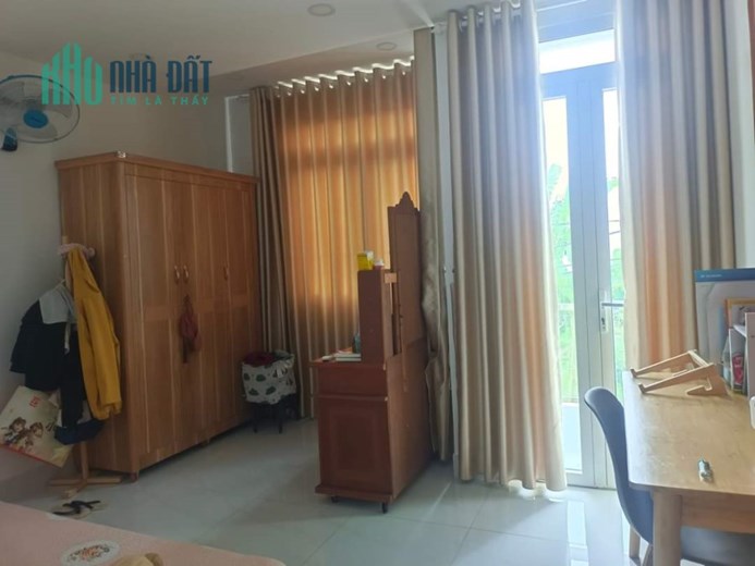 NHÀ MỚI, 4 TẦNG- NỞ HẬU NGAY TRUNG TÂM Q9 GIÁ 5,2 TỶ- CÒN GIẢM