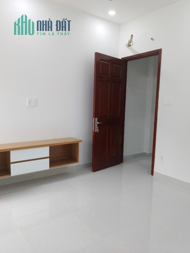 Bán nhà đẹp hẻm 6m ngay Nguyễn Sơn 4 x 12- 5 tầng BTCT chỉ 5,8  ty TL
