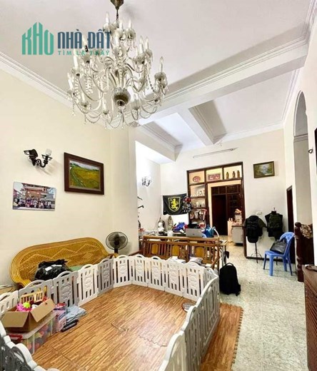 Bán Căn Biệt Thự Ngõ 279 Đội Cấn 120m2 x 3 tầng, ngõ nông gần Phố, 5 phòng ngủ đầy đủ công năng,
