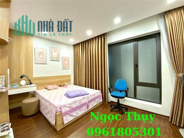 Bán gấp Bồ Đề 40m2 ô tô qua cổng hơn 3 tỷ Long Biên Hà Nội