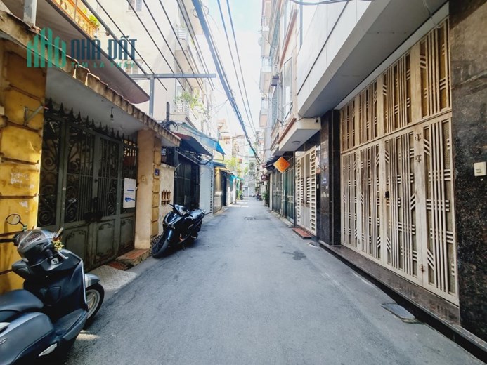 Bán nhà Mai Dịch 104m², 4 tầng, MT 4.7m, Chào giá 17 tỷ Cầu Giấy. Chi tiết liên hệ : O94lO7l689