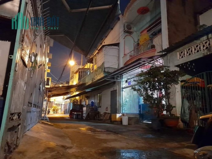 BÁN NHÀ TỈNH LỘ 10  - BÌNH TÂN -  Ô TÔ NGỦ TRONG NHÀ - 70m2 - CHỈ 4,3TỶ
