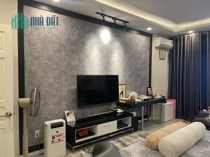 BIệt thự K300 42/ Nguyễn Minh Hoàng 10x18m, 3 lầu, giá 45 tỷ TL