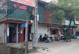 Kho 2 tầng 240m2 sàn trên 120+70m2 mặt tiền phố chính