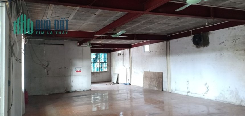 Kho 2 tầng 240m2 sàn trên 120+70m2 mặt tiền phố chính