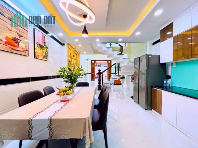 CẦN BÁN NHÀ MẶT NGÕ TẠI VĨNH HƯNG THUỘC QUẬN HOÀNG MAI GIÁ 4 TỶ.