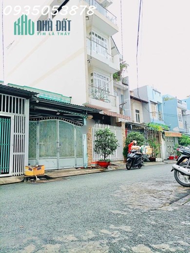 Mặt tiền Tân Phú 12m - ngay chợ Tân Hương - giá cực rẻ - 62m2 - chuẩn - sổ A4 - hơn 6 tỷ
