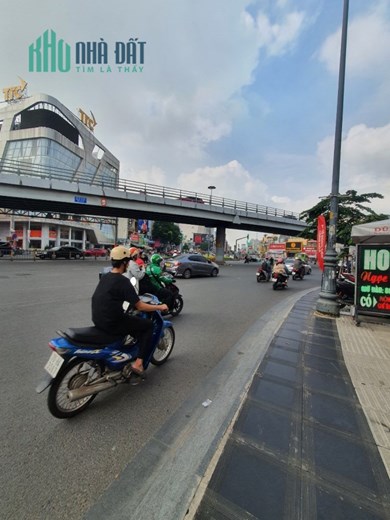 GĐ cần bán gấp nhà mặt tiền Hoàng Văn Thụ, p4 Tân Bình