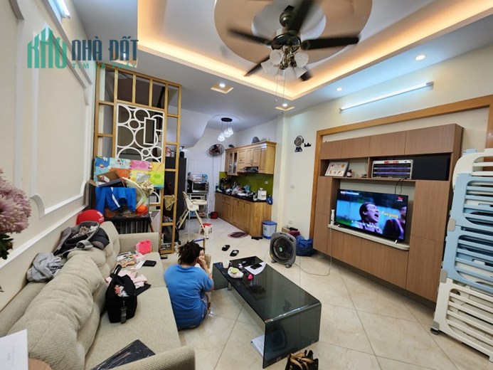 MỘT NHÀ RA PHỐ 5 TẦNG MỚI FULL 100% NỘI THẤT XỊN MẶT TIỀN 4M ĐẠI TỪ HOÀNG MAI