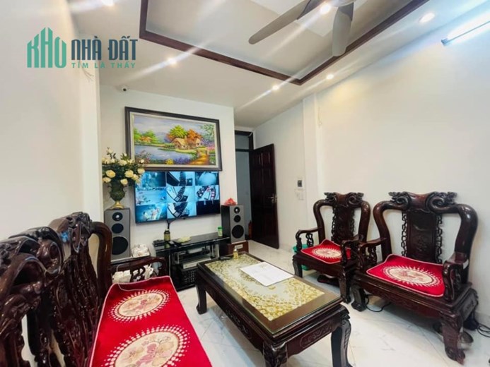 Bán nhà kinh doanh, vỉa hè phố Chùa Quỳnh, HBT 35m2 x5Tầng,MT 4M, giá 8,35 tỷ 0969693855.