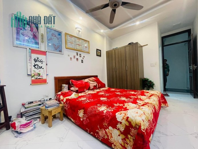 Bán nhà kinh doanh, vỉa hè phố Chùa Quỳnh, HBT 35m2 x5Tầng,MT 4M, giá 8,35 tỷ 0969693855.