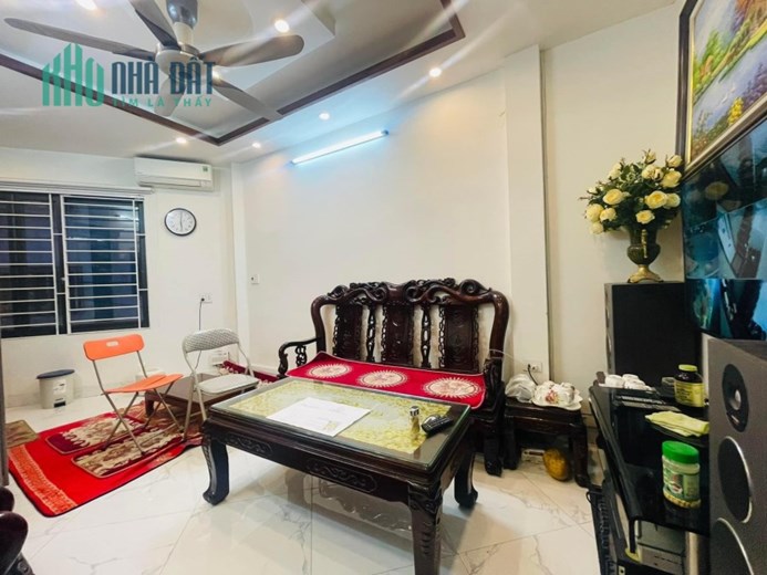 Bán nhà kinh doanh, vỉa hè phố Chùa Quỳnh, HBT 35m2 x5Tầng,MT 4M, giá 8,35 tỷ 0969693855.