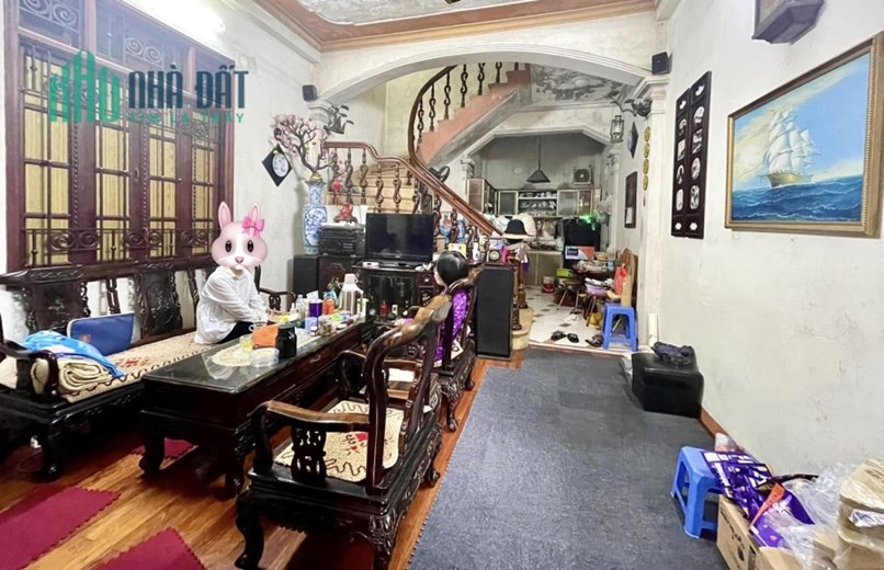 BÁN GẤP NHÀ 5 TẦNG - HOÀNG QUỐC VIỆT – NHÀ RỘNG, DÂN XÂY - GẦN PHỐ – 76M2, 7.9 TỶ