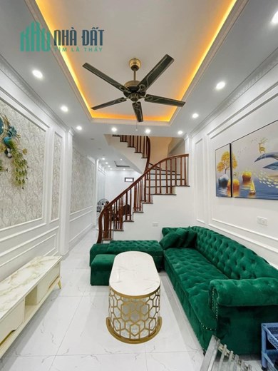 BÁN NHÀ MẶT PHỐ CẦU GIẤY - MẶT TIỀN KHỦNG - KINH ĐOANH ĐỈNH - 47M2 GIÁ CHÀO 20 TỶ.