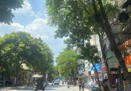 bán nhà lô góc Hai Bà Trưng, Diện tích 42m, mặt tiền 12m, ô tô tránh vào tận nhà