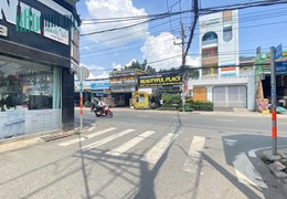 Bán nhà 2 tầng hẻm xe hơi quay đầu gần Vinhomes Grand Park
