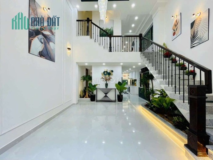 Duy nhất MT khu Bàu Cát, thang máy, full nội thất 4x14m, 5 lầu giá chỉ 14 tỷ