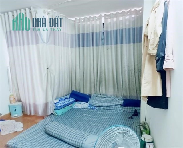BÁN NHÀ CHÍNH CHỦ - SÁT HXH HUỲNH VĂN BÁNH - PHÚ NHUẬN - 3 TẦNG - NGANG 4.5M CHỈ NHỈNH 2 TỶ