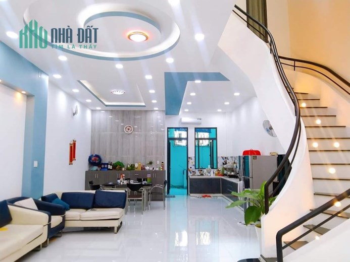 CẦN BÁN NHÀ MẶT NGÕ TẠI BÙI XƯƠNG TRẠCH 31M2; 6 TẦNG CHỈ CÓ 4,35 TỶ.