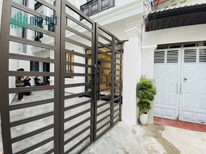 Bán 2 căn liền nhau xây mới Miếu Hai Xã, 66m 4 tầng GIÁ 3.35 tỉ ngõ cực nông