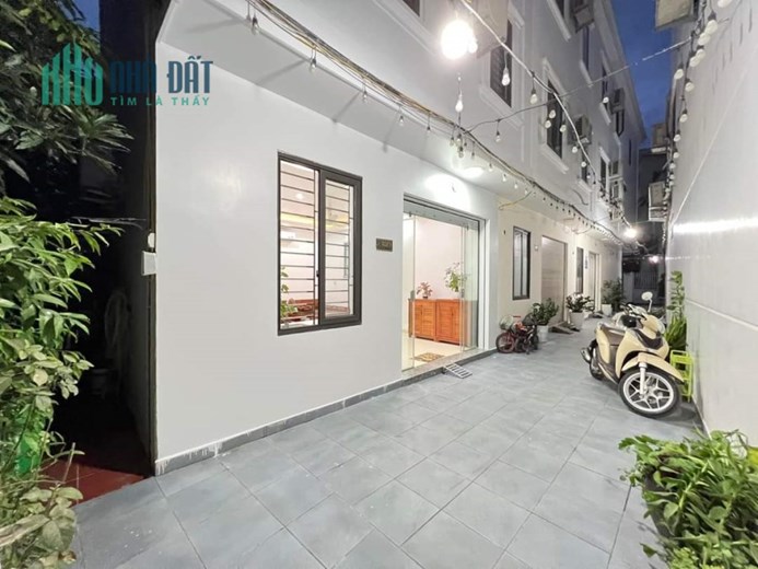 Bán nhà Trung Hành, 40m 3 tầng GIÁ 2.2 tỉ ngõ nông, gần Chợ Đằng Lâm