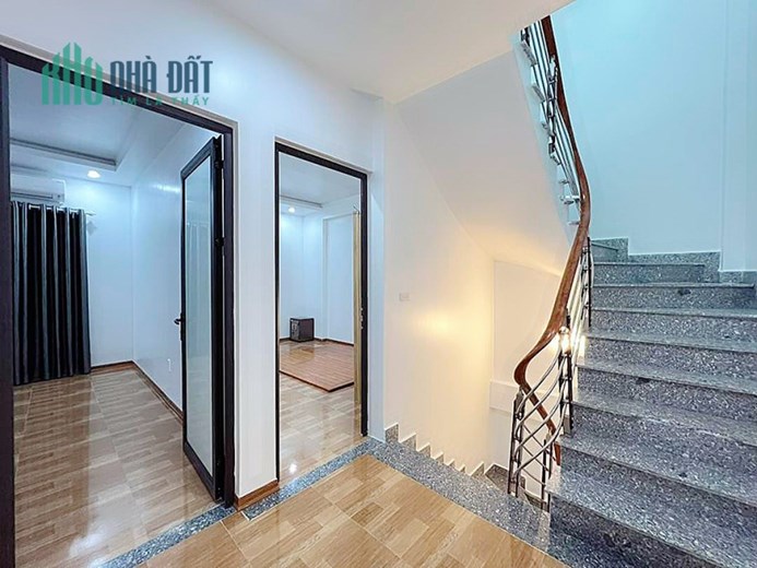 Bán nhà Trung Hành, 40m 3 tầng GIÁ 2.2 tỉ ngõ nông, gần Chợ Đằng Lâm